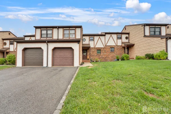 23 WELLINGTON CT