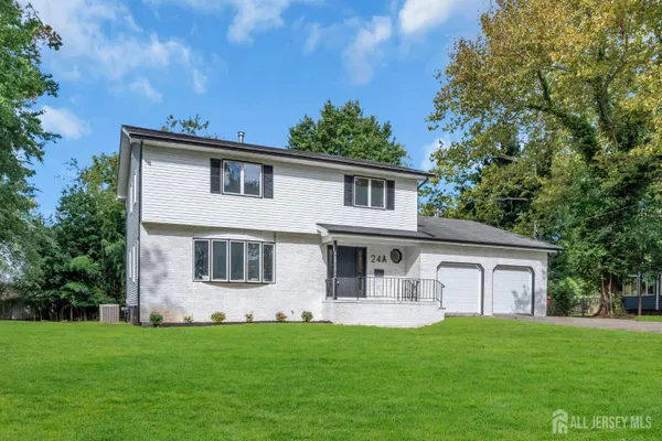 24-A DEWEY DR