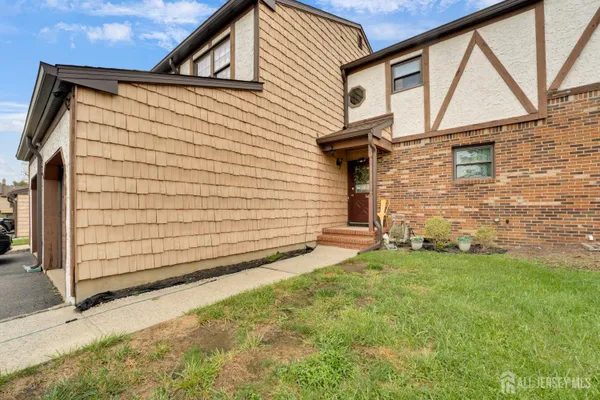 23 WELLINGTON CT