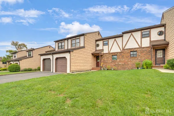 23 WELLINGTON CT