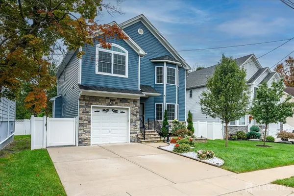 37 WILDWOOD AVE