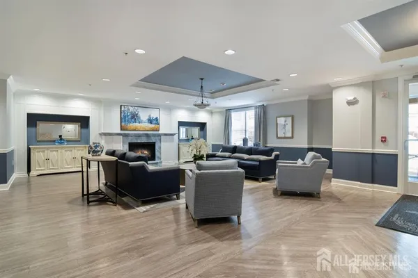323 REGENCY PL