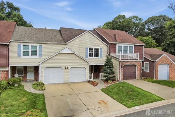6 KILLINGTON CT