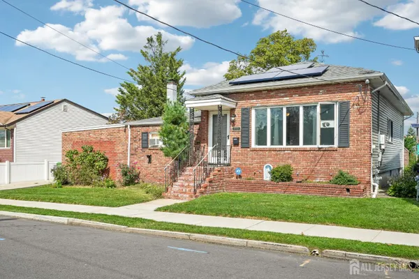 933 MCCANDLESS PL