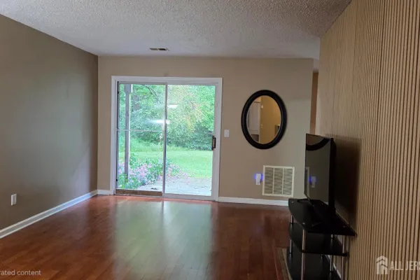19 TANGLEWOOD CT