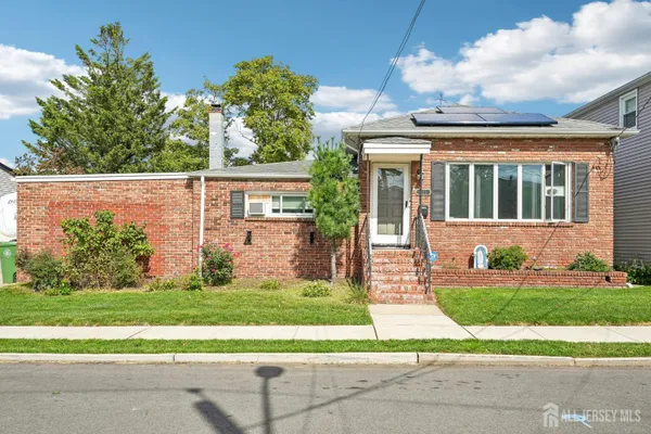 933 MCCANDLESS PL