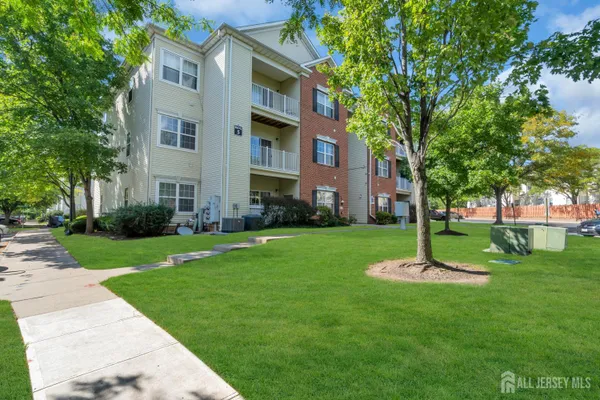 511 COPPOLLA DR