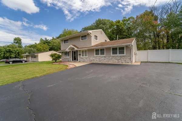 80 STILLWELL RD