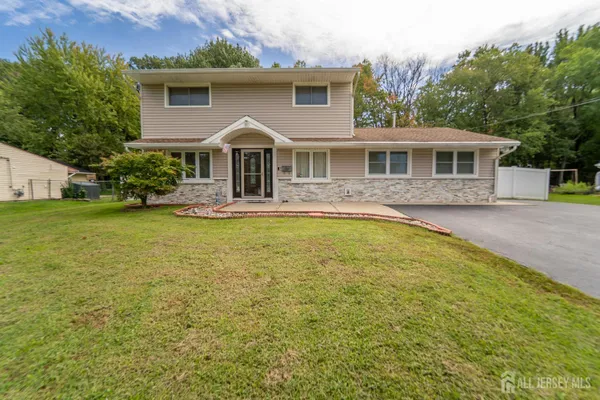 80 STILLWELL RD