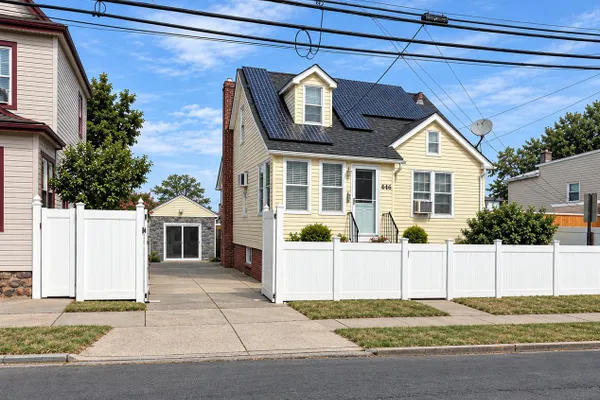 446 BRUCK AVE