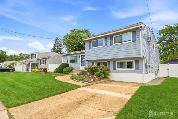 26 ADAMS ST