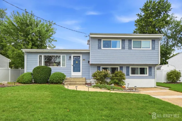 26 ADAMS ST