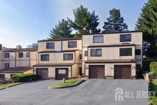 48 ELLEN HEATH DR 48