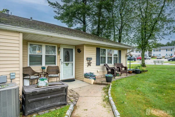 23 NEVADA CT