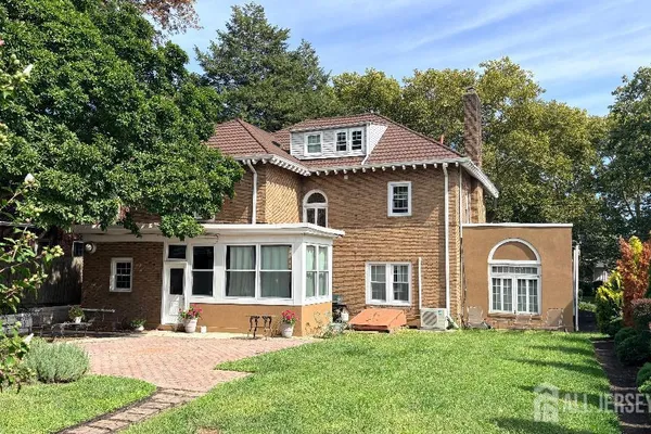 129 HIGH ST