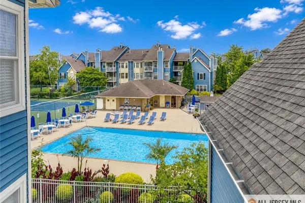130 LONGFIELD CT 130