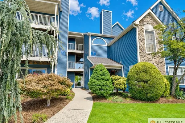 130 LONGFIELD CT 130