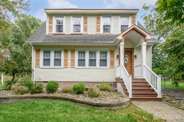 125-127 PRINCETON LN