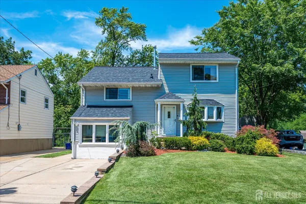 221 N HILL RD