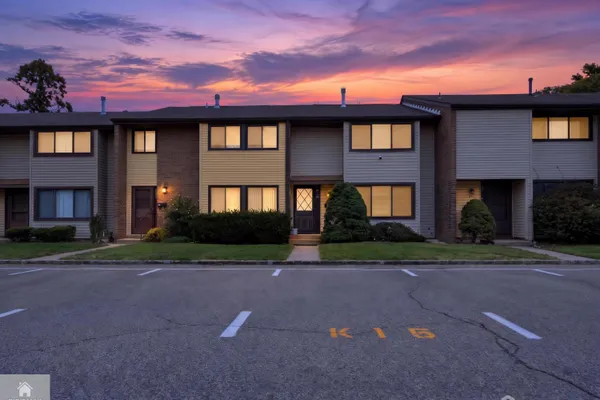 416 KELLINGTON DR