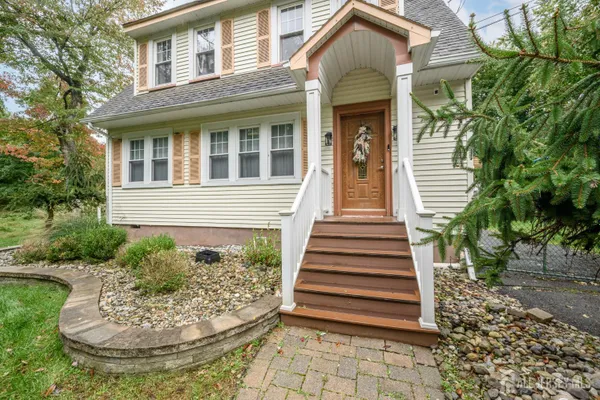 125-127 PRINCETON LN