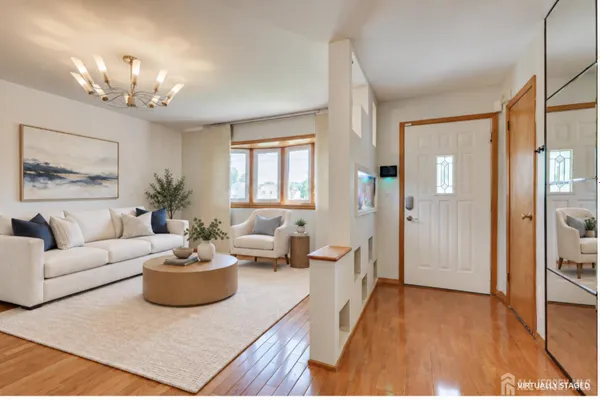 221 N HILL RD