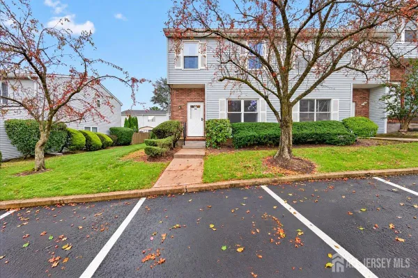 38 DEERFIELD LN