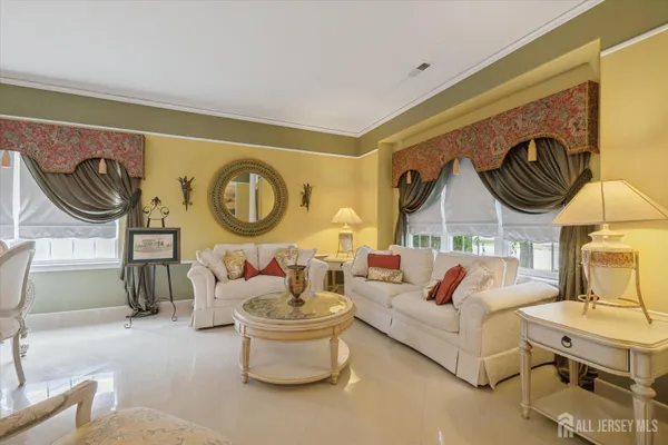 103 VALENCIA DR