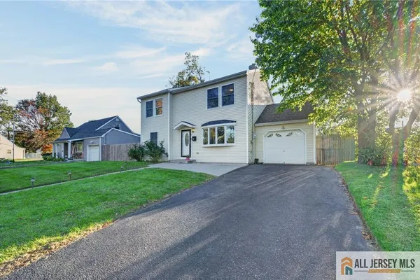 29 WINDSOR DR