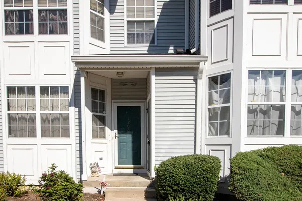 1206 BLOSSOM CIR