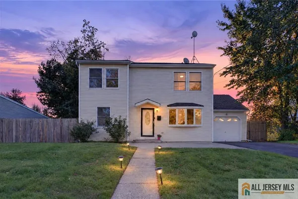 29 WINDSOR DR