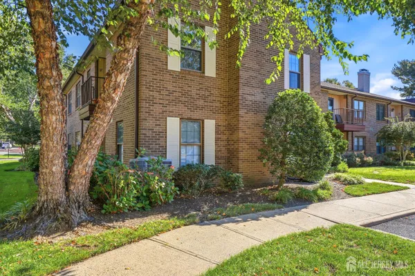1001 WELLINGTON PL