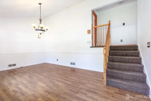 233 HENRY CT