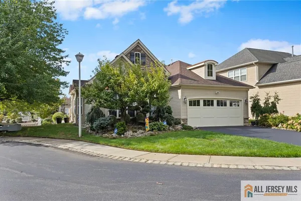 48 MERLOT CT