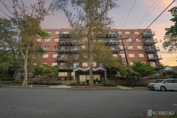 123 S ADELAIDE AVE 3J