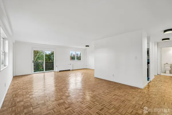 123 S ADELAIDE AVE 3J