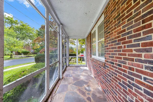 317 MAGNOLIA ST
