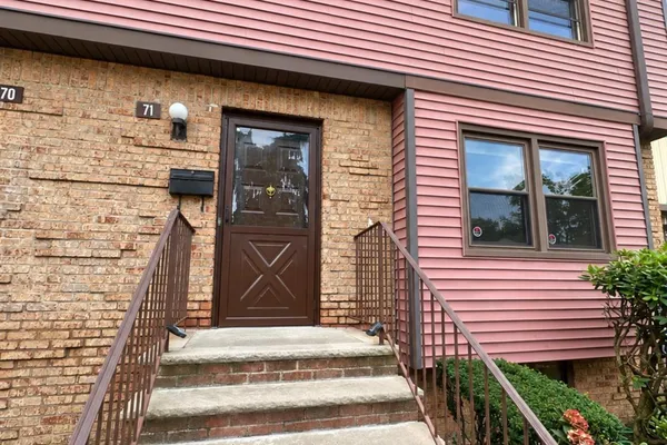 71 HIGHVIEW DR