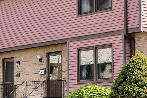 71 HIGHVIEW DR