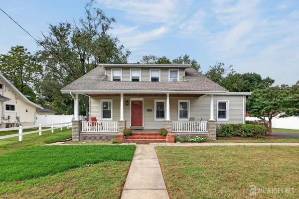 325 DORN AVE