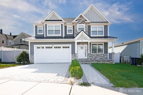 148 MCCUTCHEON AVE
