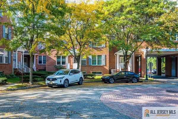 43 FRANKLIN SCHOOL WAY 611