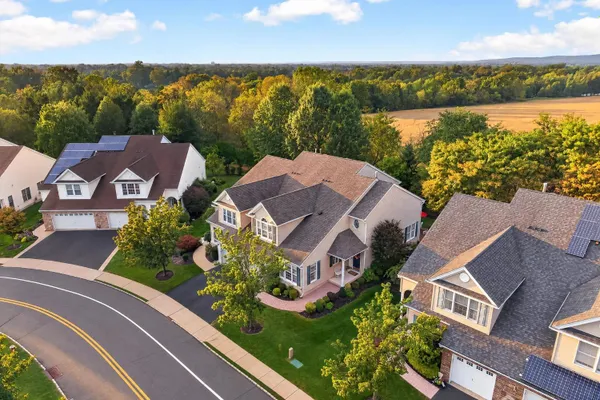87 SARATOGA CT