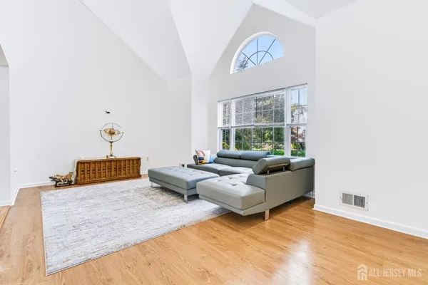 47 AVENUE G AVE