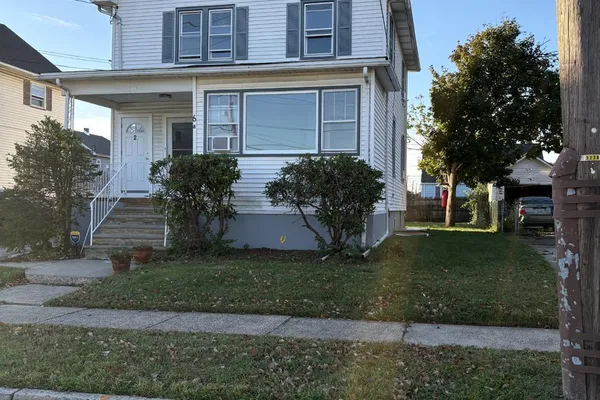 6 WOODLAND AVE