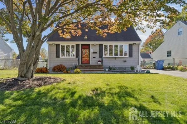 147 ROBERT PL