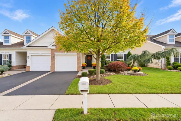 63 DIAMOND SPRING DR