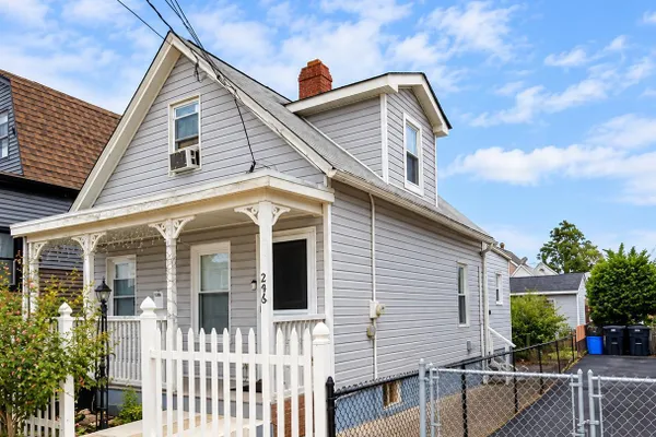 296 SUTTON ST