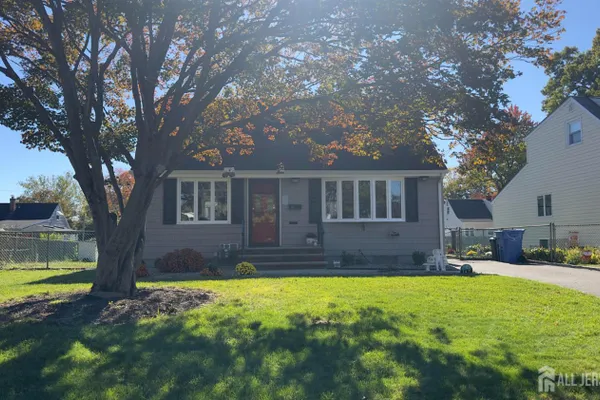 147 ROBERT PL