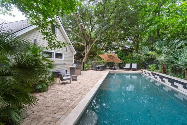 121 BERKSHIRE DR